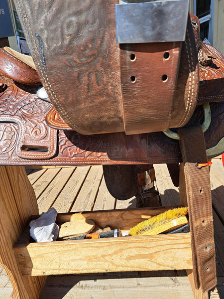 15" Hereford Textan Western Equitation
