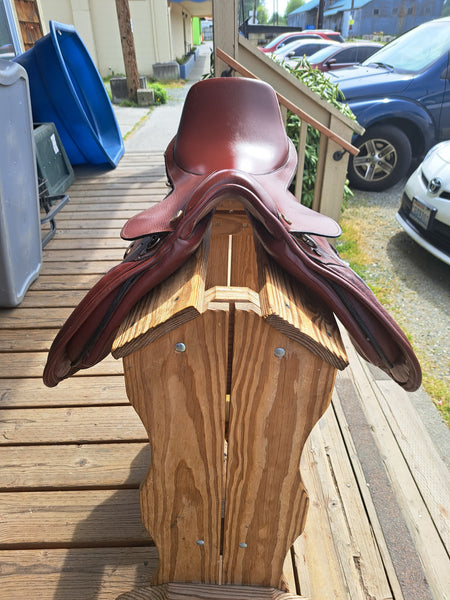 15" Kincade Close Contact Jump Saddle