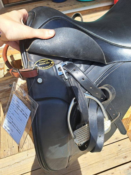 17.5" County Competitor 2000 Dressage Saddle