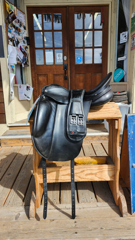 18" Albion Platinum Dressage Saddle