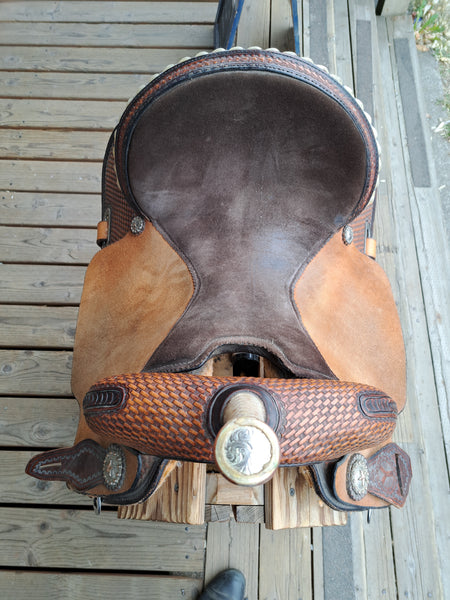 15.5" Circle Y Mercedes Barrel Saddle