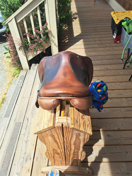17.5" County Innovation Jump Saddle