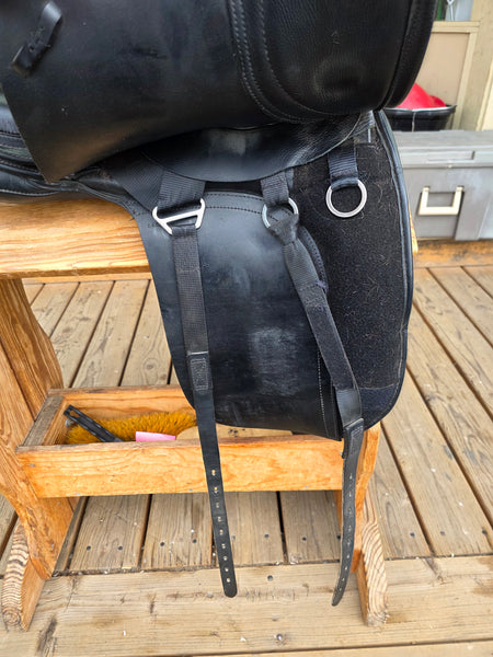 17.5" Kent & Masters MDM Dressage Saddle