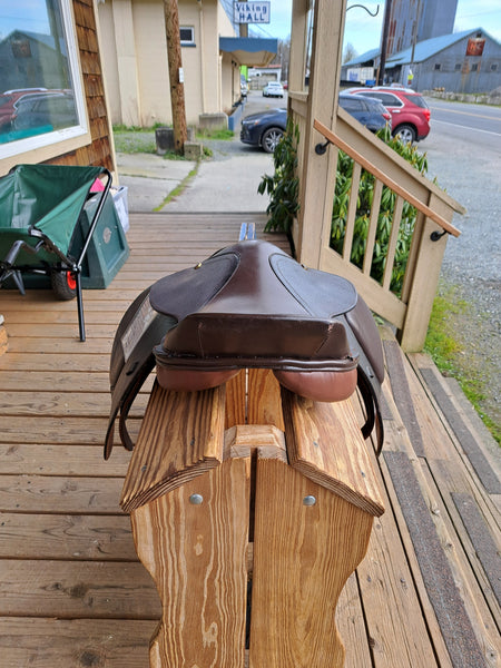 17.5" Regency Close Contact Saddle