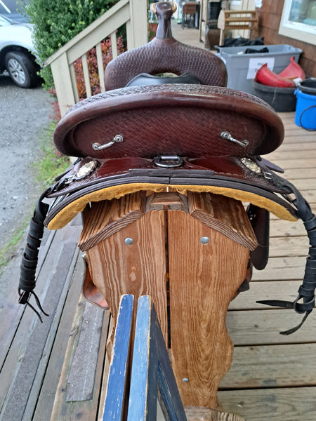 16" Crates Western Trail Saddle