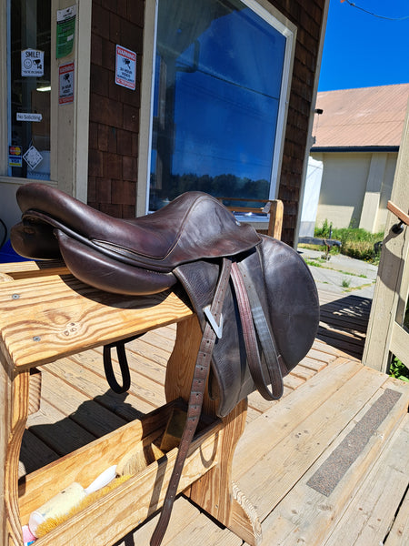 17.5" Voltaire Blue Infinite Jumping Saddle