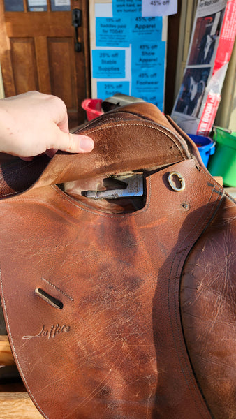 18" Paris Tack Laffite Close Contact Saddle