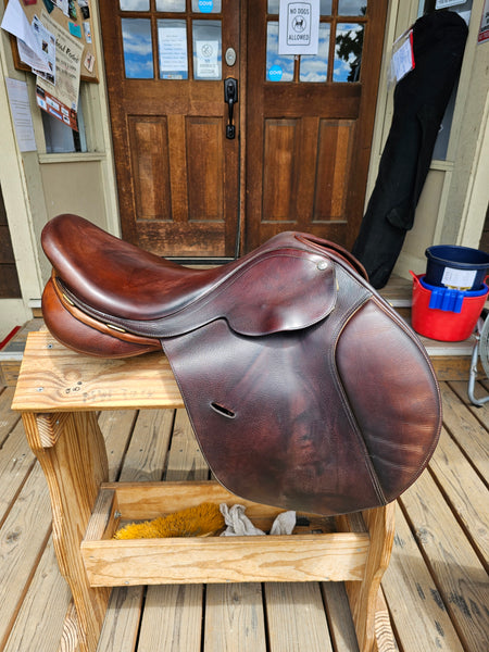 16.5" Collegiate Convertible Jump Saddle