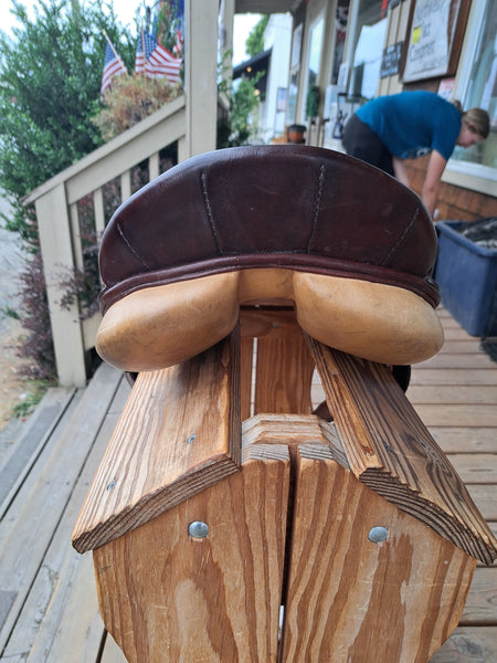 17.5" Collegiate Ruiz Diaz All Purpose English Saddle