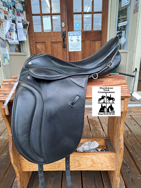 18" Courbette Aristokrat Dressage Saddle