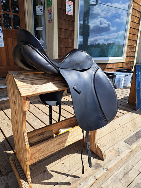 17" County Dressage Saddle