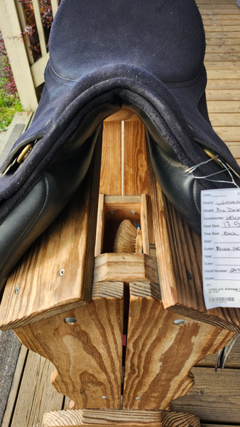 17.5" Wintec Pro Dressage Saddle