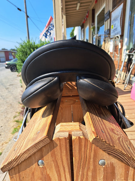 16.5" Wintec All Purpose English Saddle