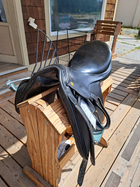 17.5" Karl Niedersuss Symphonie Dressage Saddle