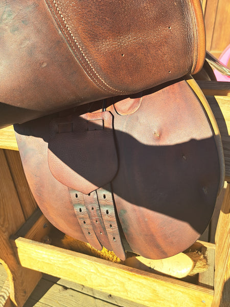 17" Butet Close Contact Jump Saddle