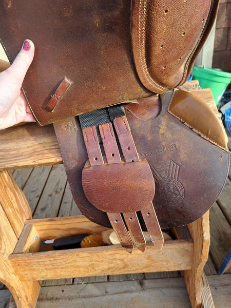 16.5" Collegiate Ruiz Diaz Close Contact Jump Saddle