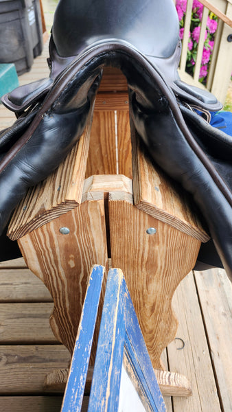 18" Courbette Vision Extra Jumping Saddle