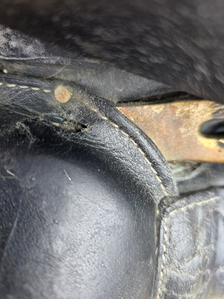 17.5" Custom Saddlery Icon Flight Monoflap Dressage Saddle