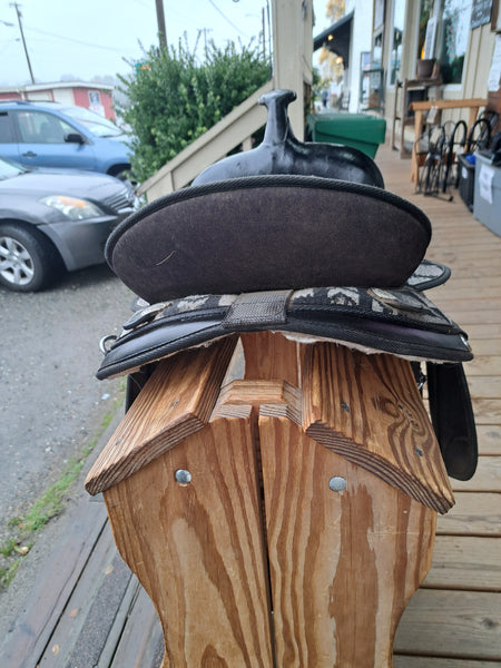 15" Abetta Synthetic Western Saddle