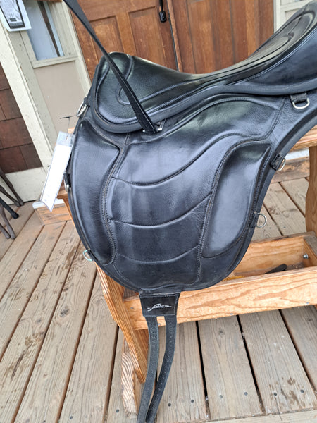 16" FreeForm SB Treeless Saddle