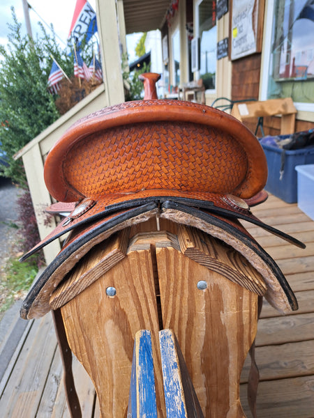 15" Weaver Western Saddle
