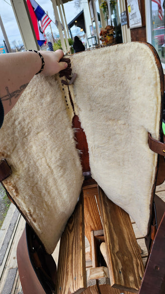 16.5" Hereford Western Trail Saddle