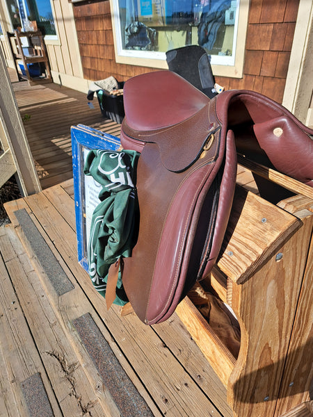 17" HDR Club Close Contact Saddle