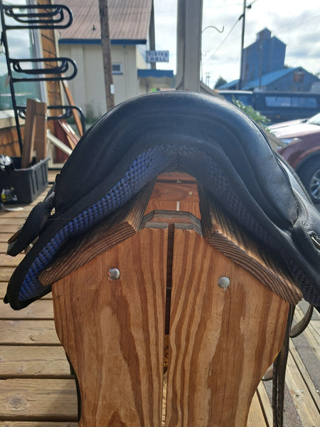 15" Torsion Treeless Saddle