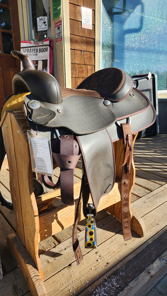 15" Wintec Synthetic Western Saddle