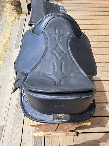 Black Forest Aspen Treeless Saddle