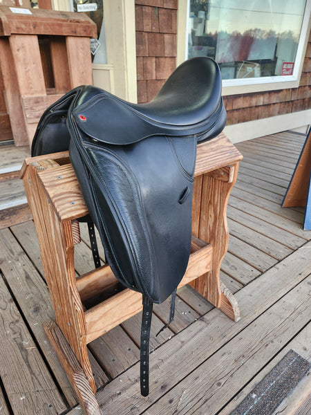 18" Thorowgood MDM Dressage Saddle