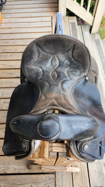 15" Court's Synthetic Western Trail Saddle