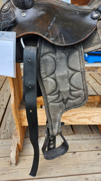 15" Court's Synthetic Western Trail Saddle