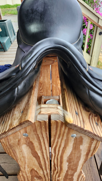 18" Hastilow Concept Dressage Saddle