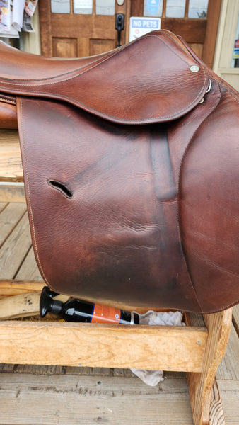 18" Antares Jump Saddle