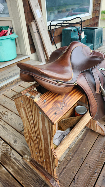 17" Crosby the GrandPrix Close Contact Saddle