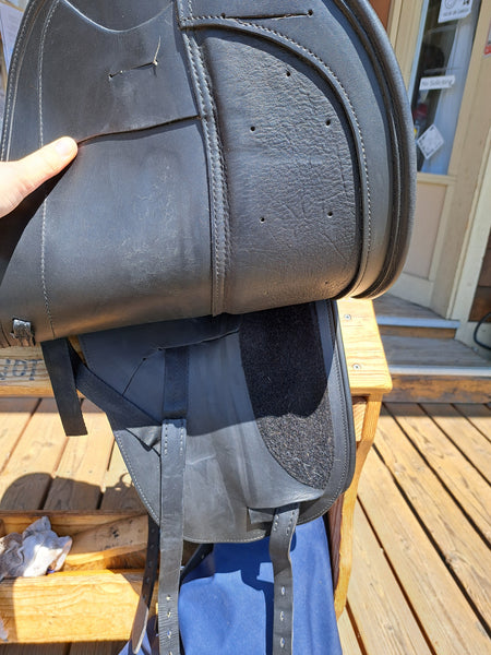18" Schleese Infinity II Dressage Saddle