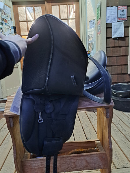 18" FMP Fresian Dressage Saddle