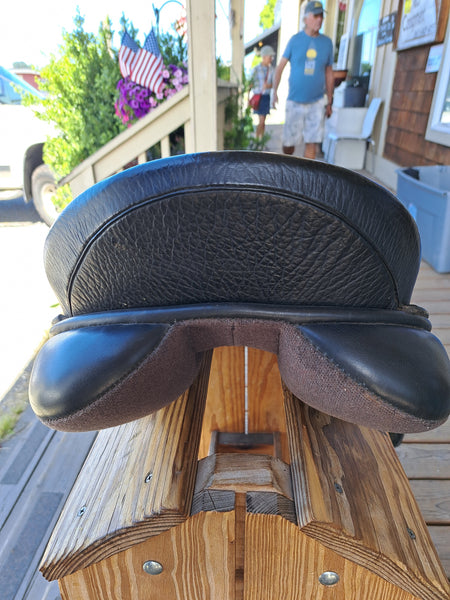 18" Black Country Vinici Monoflap Dressage Saddle