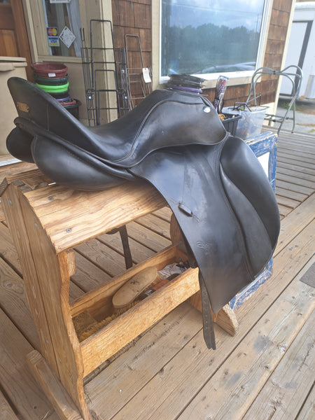 17" Zaldi New Kent Dressage Saddle