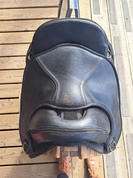 15" Torsion Treeless Saddle