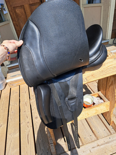 17.5" Cavaletti Dressage Saddle