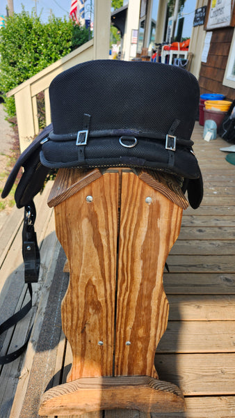 Tough 1 Soft saddle with stirups and pad