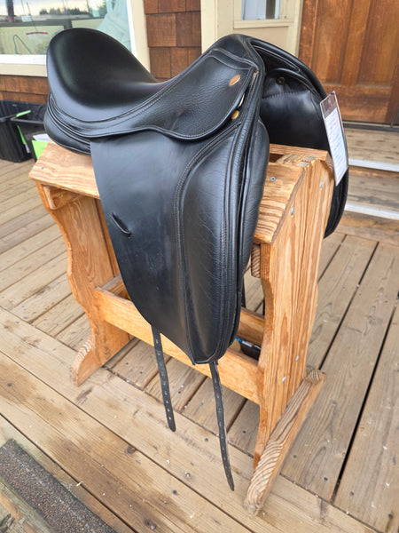 17.5" Kent & Masters MDM Dressage Saddle