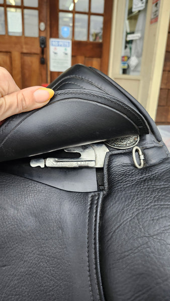 18" Schleese Infinity II Plus Dressage Saddle