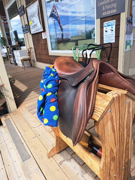 17.5" County Innovation Jump Saddle
