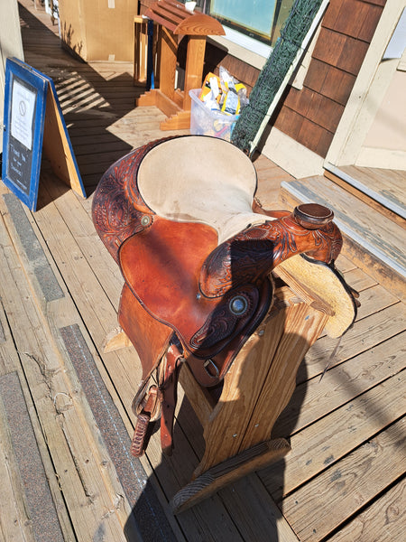 15.5" Carson River Barn Saddle Co. Saddle