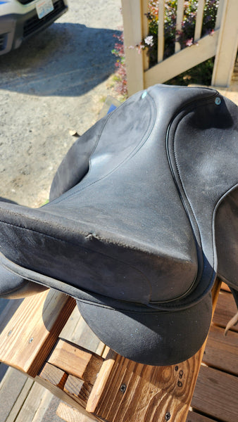 17" Wintec Isabell Werth Dressage Saddle