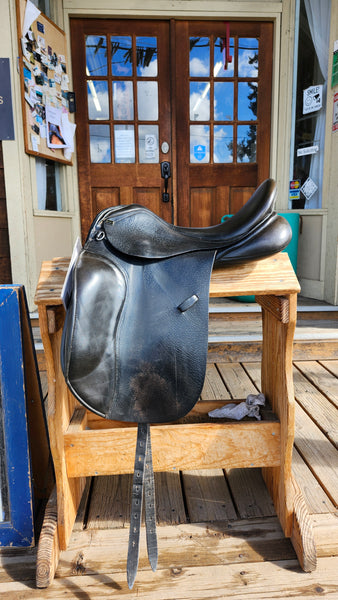 17" Anky Dressage Saddle
