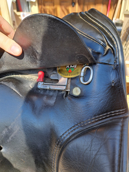 17" Karl Niedersuss Sattlemeister Dressage Saddle
